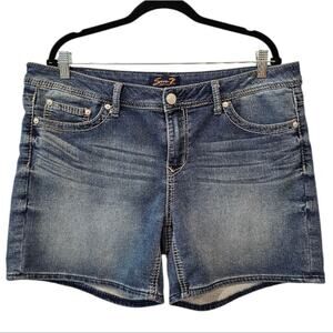 Seven 7 Women's Denim Mid Rise Embroidered Pocketed Shorts Size 16